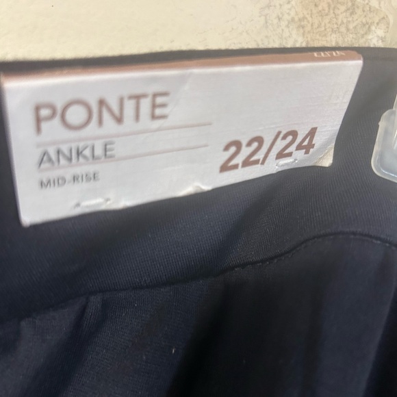 NWT Lane Bryant Navy Blue Magic Waistband Ponte Ankle Mid Rise Size 22/24 - Picture 6 of 7